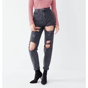 BDG mom jeans ripped black